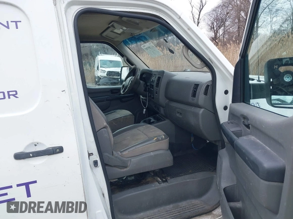 2015 Nissan NV SV with VIN 1N6BF0KL5FN804060, listed as a IAAI auction lot 41189783 with 110,805 mi miles. Bid and sale history available at carsss.com. Image 5.