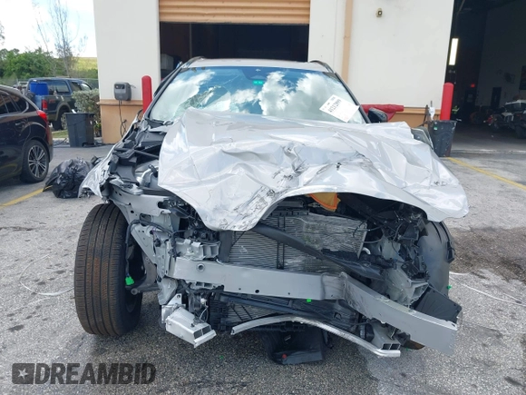 2024 Volvo XC60 Core Dark Theme z VIN YV4L12RK1R1908391, wystawiony jako IAAI lot #41212899 z przebiegiem 9083 mil mil oraz . Historia ofert i sprzedaży dostępna na DreamBid. Obrazek 6.