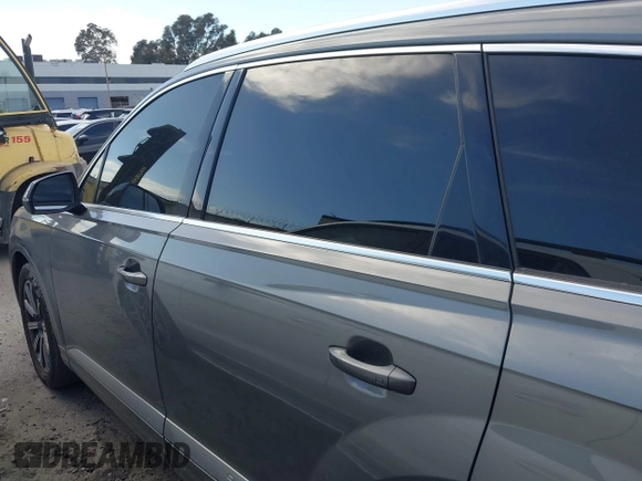 2017 Audi Q7 Premium with VIN WA1AAAF71HD010675, listed as a IAAI auction lot 41956959 with 136,549 mi miles and . Bid and sale history available at DreamBid. Image 15.