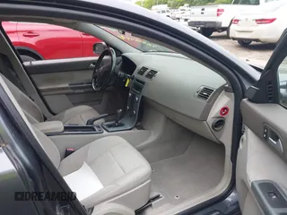 2009 Volvo S40 2.4L с VIN YV1MS382092458782, выставлен на аукционе IAAI как лот 42292466 с пробегом 136 917 миль миль и . История ставок и продаж доступна на DreamBid. Изображение 5.