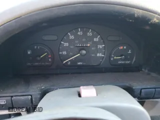 1993 Geo Metro z VIN 2C1MR2465P6722399, wystawiony jako Copart lot #78855304 z przebiegiem 224 126 mil mil oraz Szkody całkowita. Historia ofert i sprzedaży dostępna na DreamBid. Obrazek 9.