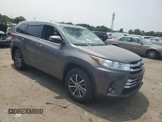 2017 Toyota Highlander XLE with VIN 5TDJZRFH4HS424771, listed as a Copart auction lot 59002205 with 36,895 mi miles and Salvage title. Bid and sale history available at DreamBid. Image 4.