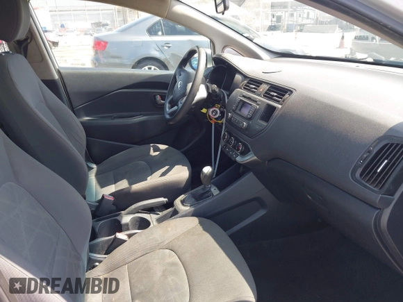 2013 Kia Rio LX z VIN KNADM4A3XD6225208, wystawiony jako IAAI lot #42477099 z przebiegiem 111 996 mil mil oraz . Historia ofert i sprzedaży dostępna na DreamBid. Obrazek 5.