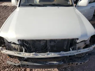 2001 Lexus LX 470 with VIN JTJHT00W913504560, listed as a Copart auction lot 68288104 with 239,750 mi miles and Salvage Title. Bid and sale history available at carsss.com. Image 11.