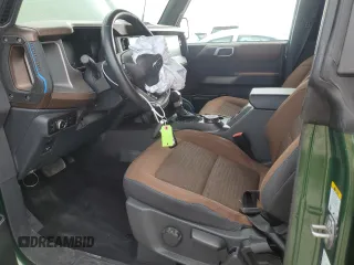 2023 Ford Bronco z VIN 1FMEE5BP1PLB18612, wystawiony jako Copart lot #53937575 z przebiegiem 28 536 mil mil oraz Szkoda całkowita • Salvage title. Historia ofert i sprzedaży dostępna na DreamBid. Obrazek 7.