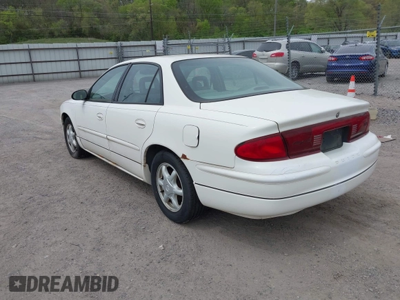 2004 Buick Regal LS with VIN 2G4WB52K941332654, listed as a IAAI auction lot 42106741 with 174,319 mi miles. Bid and sale history available at carsss.com. Image 3.