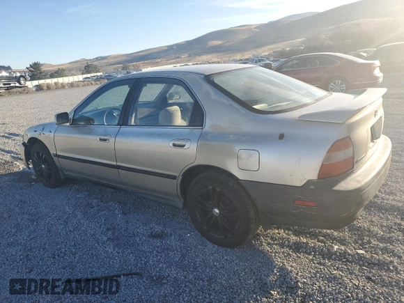 1994 Honda Accord LX с VIN JHMCD5634RC061099, выставлен на аукционе Copart как лот 83488354 с пробегом 208 488 миль миль и Списание • Salvage title. История ставок и продаж доступна на DreamBid. Изображение 2.