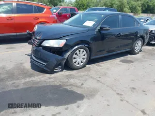 2012 Volkswagen Passat S с VIN 1VWAP7A30CC031752, выставлен на аукционе IAAI как лот 42609712 с пробегом 180 570 миль миль и . История ставок и продаж доступна на DreamBid. Изображение 17.