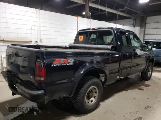 2003 Ford Super Duty F-250 XL with VIN 1FTNX21L73EA47023, listed as a Copart auction lot 81932114 with Not Provided miles and Salvage Title. Bid and sale history available at carsss.com. Image 3.