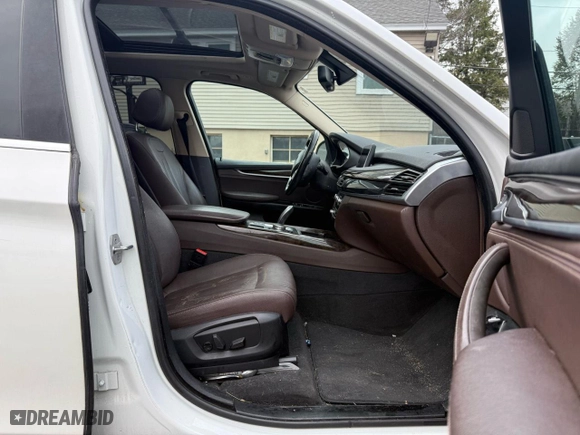 2016 BMW X5 xDrive35i with VIN 5UXKR0C56G0P30283, listed as a Copart auction lot 54527255 with 205,300 mi miles and Clean Title. Bid and sale history available at carsss.com. Image 5.