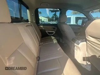 2016 Nissan Titan Platinum Reserve z VIN 1N6BA1F26GN512666, wystawiony jako Copart lot #43622745 z przebiegiem 120 182 mil mil oraz Czysty tytuł • Clean title. Historia ofert i sprzedaży dostępna na DreamBid. Obrazek 6.