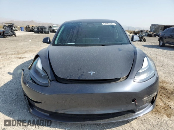 2021 Tesla Model 3 Long Range z VIN 5YJ3E1EB0MF005205, wystawiony jako Copart lot #63552954 z przebiegiem 24 691 mil mil oraz Szkoda całkowita • Salvage title. Historia ofert i sprzedaży dostępna na DreamBid. Obrazek 5.