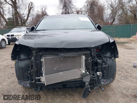 2024 Audi Q3 S line Premium Plus z VIN WA1EECF33R1086173, wystawiony jako IAAI lot #41741276 z przebiegiem 8987 mil mil oraz . Historia ofert i sprzedaży dostępna na DreamBid. Obrazek 12.