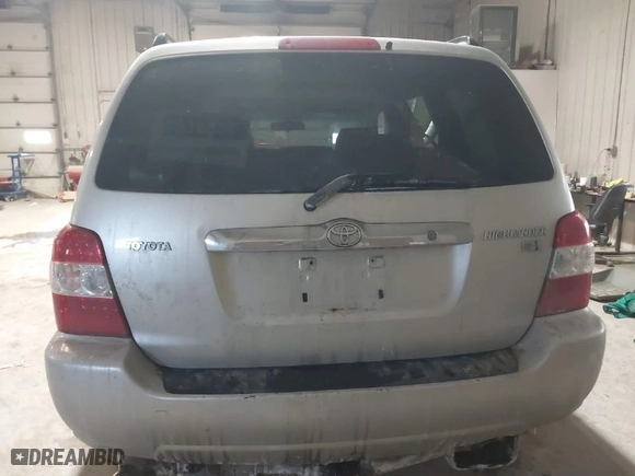 2006 Toyota Highlander Hybrid with VIN JTEDW21A260009306, listed as a IAAI auction lot 41624043 with 261,596 mi miles. Bid and sale history available at carsss.com. Image 16.
