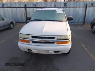 2004 Chevrolet Blazer LS z VIN 1GNDT13X34K161001, wystawiony jako IAAI lot #41432856 z przebiegiem Nie podano mil oraz . Historia ofert i sprzedaży dostępna na DreamBid. Obrazek 6.