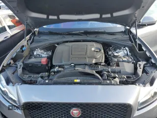 2020 Jaguar F-Pace 25t Checkered Flag Edition z VIN SADCP2FX4LA617865, wystawiony jako Copart lot #74434614 z przebiegiem Nie podano mil oraz Nie do naprawy • Non repairable. Historia ofert i sprzedaży dostępna na DreamBid. Obrazek 12.
