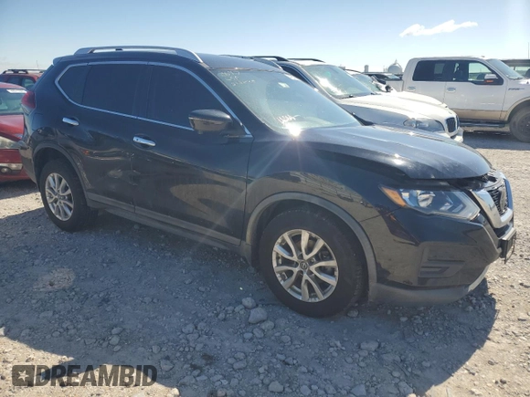 2018 Nissan Rogue SV z VIN KNMAT2MV8JP581561, wystawiony jako Copart lot #47267945 z przebiegiem 105 130 mil mil oraz Szkoda całkowita • Salvage title. Historia ofert i sprzedaży dostępna na DreamBid. Obrazek 4.
