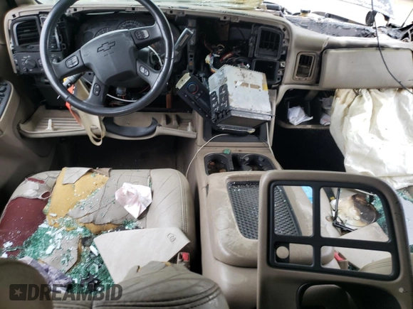 2004 Chevrolet Tahoe Z71 с VIN 1GNEK13T34R264169, выставлен на аукционе Copart как лот 57780135 с пробегом Не указан миль и На запчасти • Non repairable. История ставок и продаж доступна на DreamBid. Изображение 8.