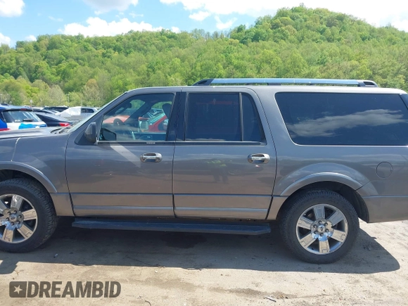 2010 Ford Expedition Max Limited z VIN 1FMJK2A59AEA06884, wystawiony jako IAAI lot #42166507 z przebiegiem 104 712 mil mil oraz . Historia ofert i sprzedaży dostępna na DreamBid. Obrazek 15.