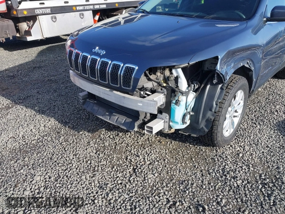 2019 Jeep Cherokee Latitude with VIN 1C4PJMCB1KD453801, listed as a IAAI auction lot 41663957 with 85,062 mi miles. Bid and sale history available at carsss.com. Image 18.