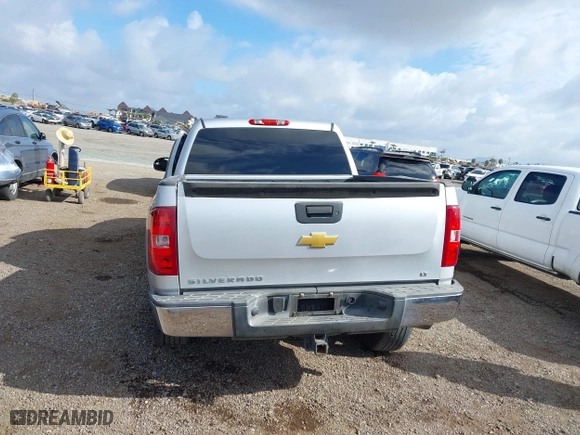 2012 Chevrolet Silverado 1500 LT with VIN 3GCPCSE05CG180389, listed as a IAAI auction lot 41880516 with 113,843 mi miles. Bid and sale history available at carsss.com. Image 17.