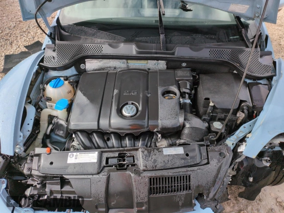 2013 Volkswagen Beetle 2.5L with VIN 3VW5X7AT4DM829494, listed as a Copart auction lot 47654065 with 34,987 mi miles and Salvage title. Bid and sale history available at DreamBid. Image 11.