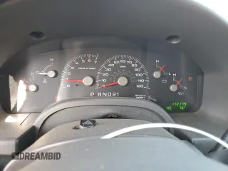 2004 Ford Expedition Special Service z VIN 1FMRU15W44LB83370, wystawiony jako Copart lot #54530685 z przebiegiem 172 179 mil mil oraz Szkoda całkowita • Salvage title. Historia ofert i sprzedaży dostępna na DreamBid. Obrazek 9.