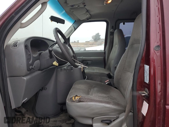 2004 Ford Econoline Passenger XL with VIN 1FMRE11W84HB06796, listed as a Copart auction lot 83033154 with 293,570 mi miles and Salvage Title. Bid and sale history available at DreamBid. Image 7.
