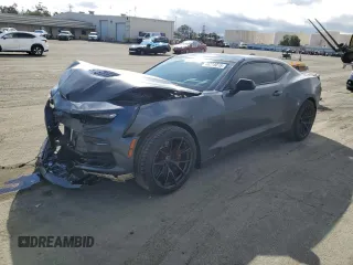 2021 Chevrolet Camaro 2SS z VIN 1G1FG1R79M0103296, wystawiony jako Copart lot #46219015 z przebiegiem 32 703 mil mil oraz Szkoda całkowita • Salvage title. Historia ofert i sprzedaży dostępna na DreamBid. Obrazek 1.