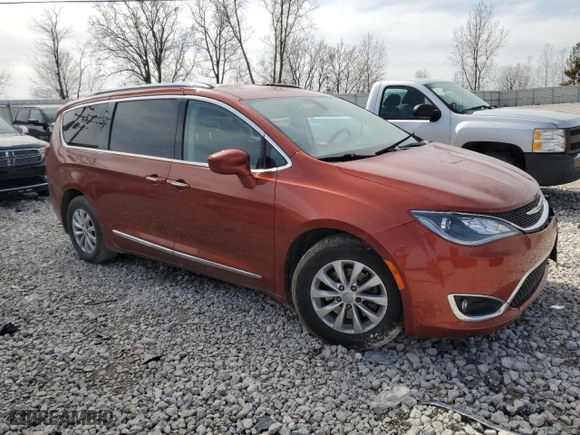 2018 Chrysler Pacifica Touring L with VIN 2C4RC1BG7JR193611, listed as a Copart auction lot 49312955 with NaN miles and Clean Title. Bid and sale history available at carsss.com. Image 4.