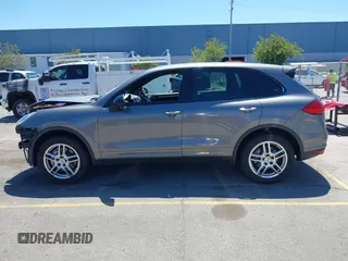 2014 Porsche Cayenne S с VIN WP1AB2A29ELA55755, выставлен на аукционе IAAI как лот 42653023 с пробегом 119 560 миль миль и . История ставок и продаж доступна на DreamBid. Изображение 15.