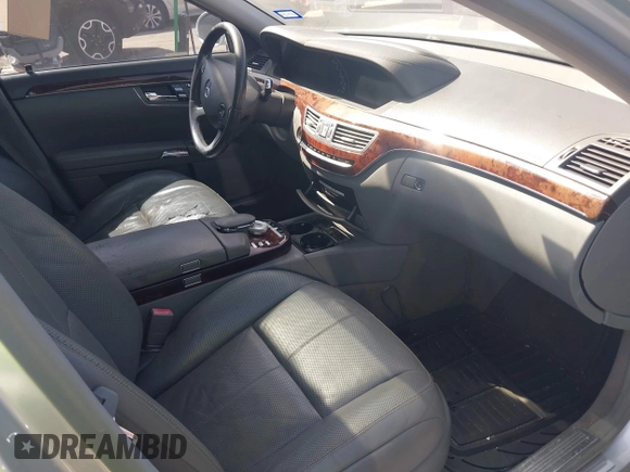 2008 Mercedes-Benz S 550 with VIN WDDNG71XX8A237550, listed as a IAAI auction lot 41682697 with 125,301 mi miles and . Bid and sale history available at DreamBid. Image 5.