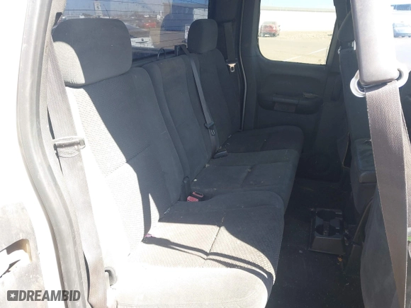 2007 Chevrolet Silverado 1500 Work Truck with VIN 1GCEC19C17Z610804, listed as a IAAI auction lot 41652687 with 333,312 mi miles. Bid and sale history available at carsss.com. Image 8.