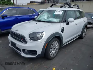 2019 MINI Countryman Cooper S with VIN WMZYT3C59K3J32727, listed as a IAAI auction lot 42328441 with Not provided miles and . Bid and sale history available at DreamBid. Image 17.