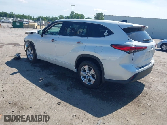 2022 Toyota Highlander L z VIN 5TDCZRBHXNS184202, wystawiony jako IAAI lot #42292281 z przebiegiem 15 141 mil mil oraz . Historia ofert i sprzedaży dostępna na DreamBid. Obrazek 3.