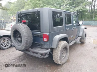 2008 Jeep Wrangler Unlimited X с VIN 1J4GA39178L588637, выставлен на аукционе IAAI как лот 42493509 с пробегом 85 601 миль миль и . История ставок и продаж доступна на DreamBid. Изображение 4.