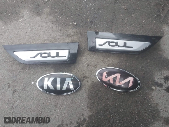2015 Kia Soul with VIN KNDJN2A20F7125887, listed as a IAAI auction lot 42107735 with 151,537 mi miles and . Bid and sale history available at DreamBid. Image 19.