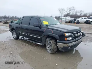 2006 Chevrolet Silverado 1500 LT1 with VIN 2GCEK13T461212411, listed as a IAAI auction lot 41972440 with 165,189 mi miles. Bid and sale history available at carsss.com. Image 1.