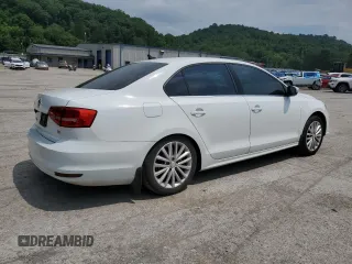 2015 Volkswagen Jetta SE с VIN 3VWD17AJ5FM346949, выставлен на аукционе Copart как лот 62875705 с пробегом 72 817 миль миль и Списание • Salvage title. История ставок и продаж доступна на DreamBid. Изображение 3.
