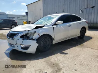 2015 Nissan Altima S with VIN 1N4AL3AP3FC205902, listed as a Copart auction lot 49206085 with 103,771 mi miles and Clean Title. Bid and sale history available at carsss.com. Image 1.