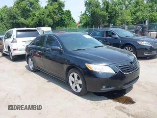 2011 Toyota Camry LE z VIN 4T1BF3EK5BU192493, wystawiony jako IAAI lot #42482528 z przebiegiem 98 382 mil mil oraz . Historia ofert i sprzedaży dostępna na DreamBid. Obrazek 1.