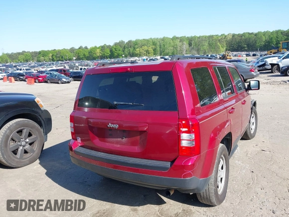 2017 Jeep Patriot Sport with VIN 1C4NJPBB8HD103682, listed as a IAAI auction lot 42001898 with 204,000 mi miles. Bid and sale history available at carsss.com. Image 4.