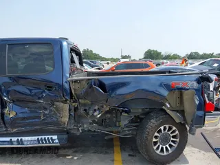 2020 Ford F-250 XL z VIN 1FT7W2BT5LEE94346, wystawiony jako IAAI lot #42275263 z przebiegiem 123 343 mil mil oraz . Historia ofert i sprzedaży dostępna na DreamBid. Obrazek 18.