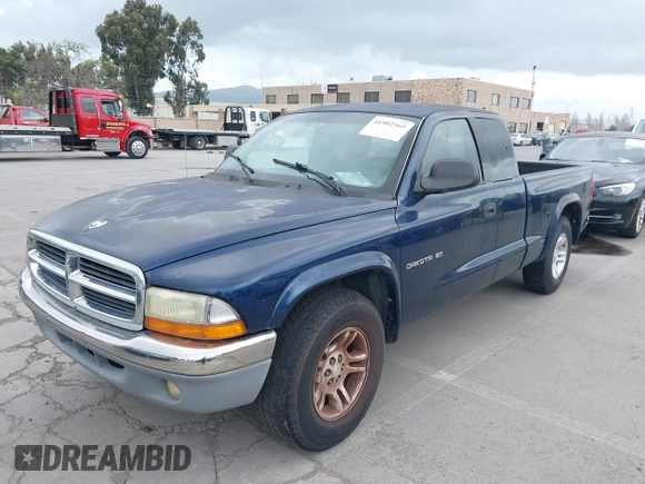 2001 Dodge Dakota with VIN 1B7GL22X41S247460, listed as a IAAI auction lot 41902565 with 189,887 mi miles. Bid and sale history available at carsss.com. Image 6.