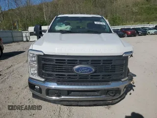 2023 Ford F-250 XL with VIN 1FT8W2BT7PED66555, listed as a Copart auction lot 54136785 with 57,548 mi miles and Salvage title. Bid and sale history available at DreamBid. Image 5.