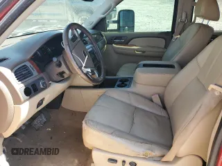 2009 GMC Sierra 2500HD SLT z VIN 1GTHK63689F171542, wystawiony jako Copart lot #53044685 z przebiegiem 252 999 mil mil oraz Szkoda całkowita • Salvage title. Historia ofert i sprzedaży dostępna na DreamBid. Obrazek 7.