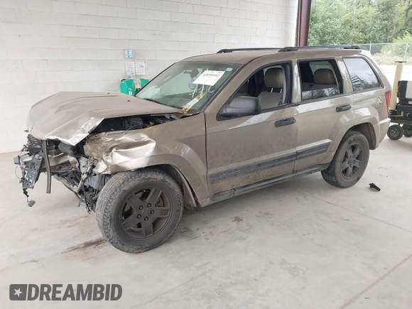 2005 Jeep Grand Cherokee Laredo with VIN 1J4GR48KX5C589625, listed as a IAAI auction lot 42699102 with Not provided miles and . Bid and sale history available at DreamBid. Image 18.