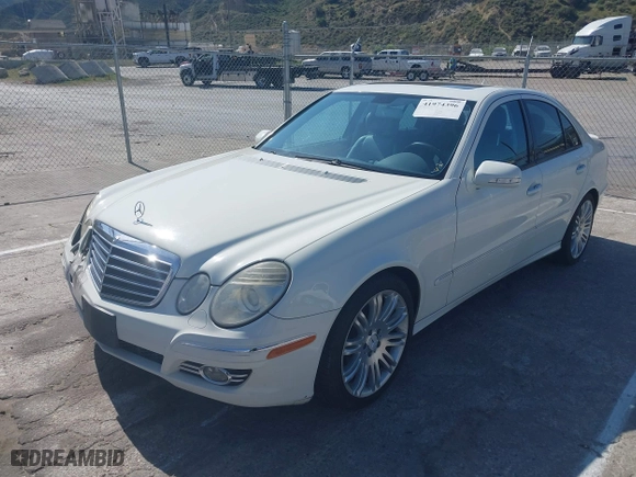 2007 Mercedes-Benz E-Class 3.5L with VIN WDBUF56X77B032765, listed as a IAAI auction lot 41974396 with 190,361 mi miles. Bid and sale history available at carsss.com. Image 17.
