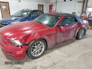 2013 Ford Mustang V6 с VIN 1ZVBP8EM8D5200645, выставлен на аукционе IAAI как лот 41035547 с пробегом 156 702 миль миль и . История ставок и продаж доступна на DreamBid. Изображение 17.