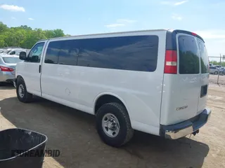 2017 Chevrolet Express Passenger LT с VIN 1GAZGPFF0H1263692, выставлен на аукционе IAAI как лот 42187605 с пробегом 76 995 миль миль и . История ставок и продаж доступна на DreamBid. Изображение 3.